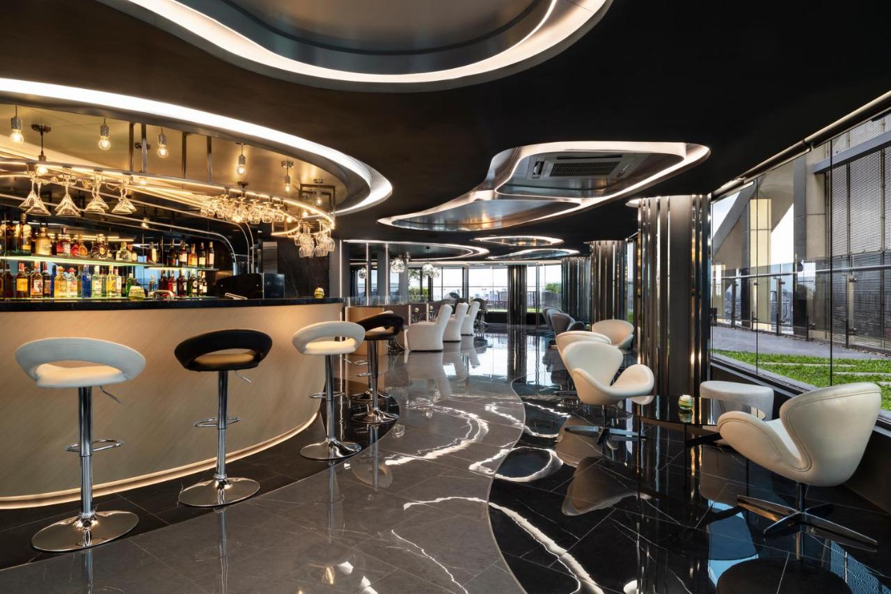 Oakwood Suites Tiwanon Bangkok Nonthaburi Bagian luar foto
