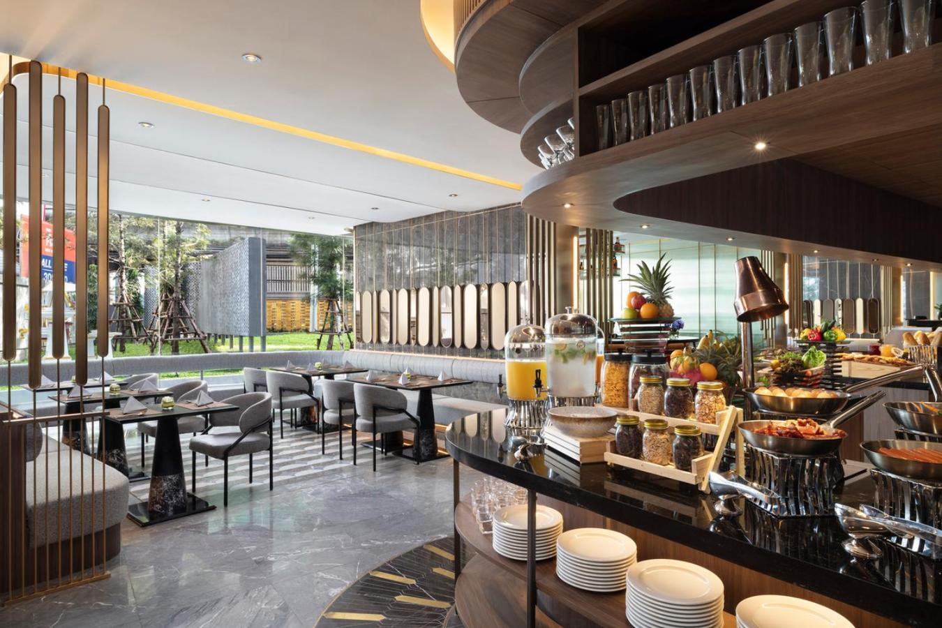 Oakwood Suites Tiwanon Bangkok Nonthaburi Bagian luar foto