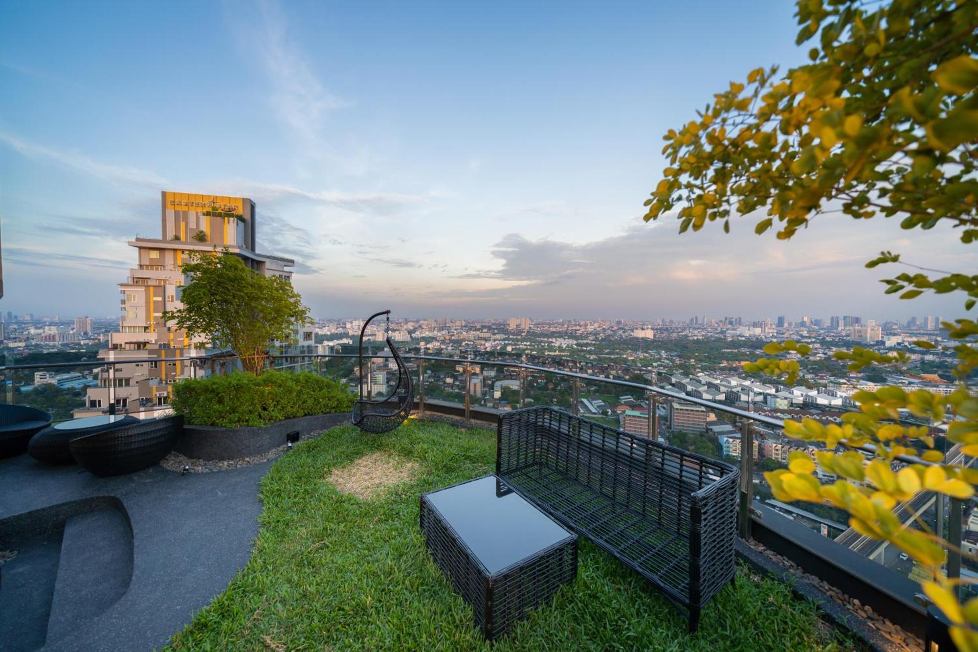Oakwood Suites Tiwanon Bangkok Nonthaburi Bagian luar foto